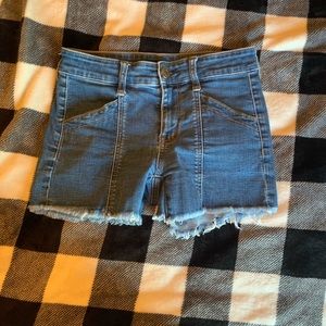 american eagle shorts size 4